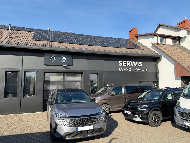 Budynek serwisu Łowkis-Łozowski przy ul. Modrej 85 w Szczecinie